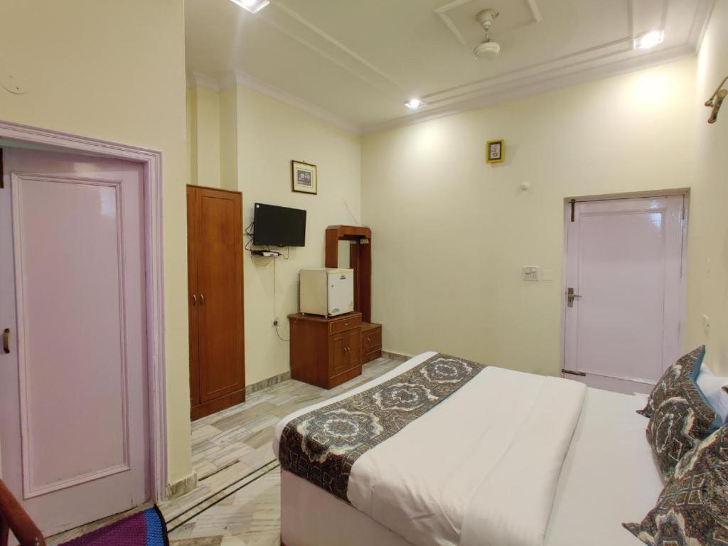 Haridarshan 50 Footsteps From Golden Temple Hotel *